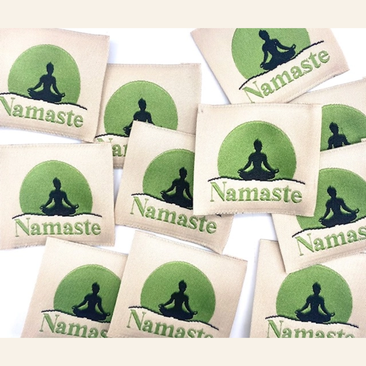 Étiquette tissée à coudre "Namaste" Kaki