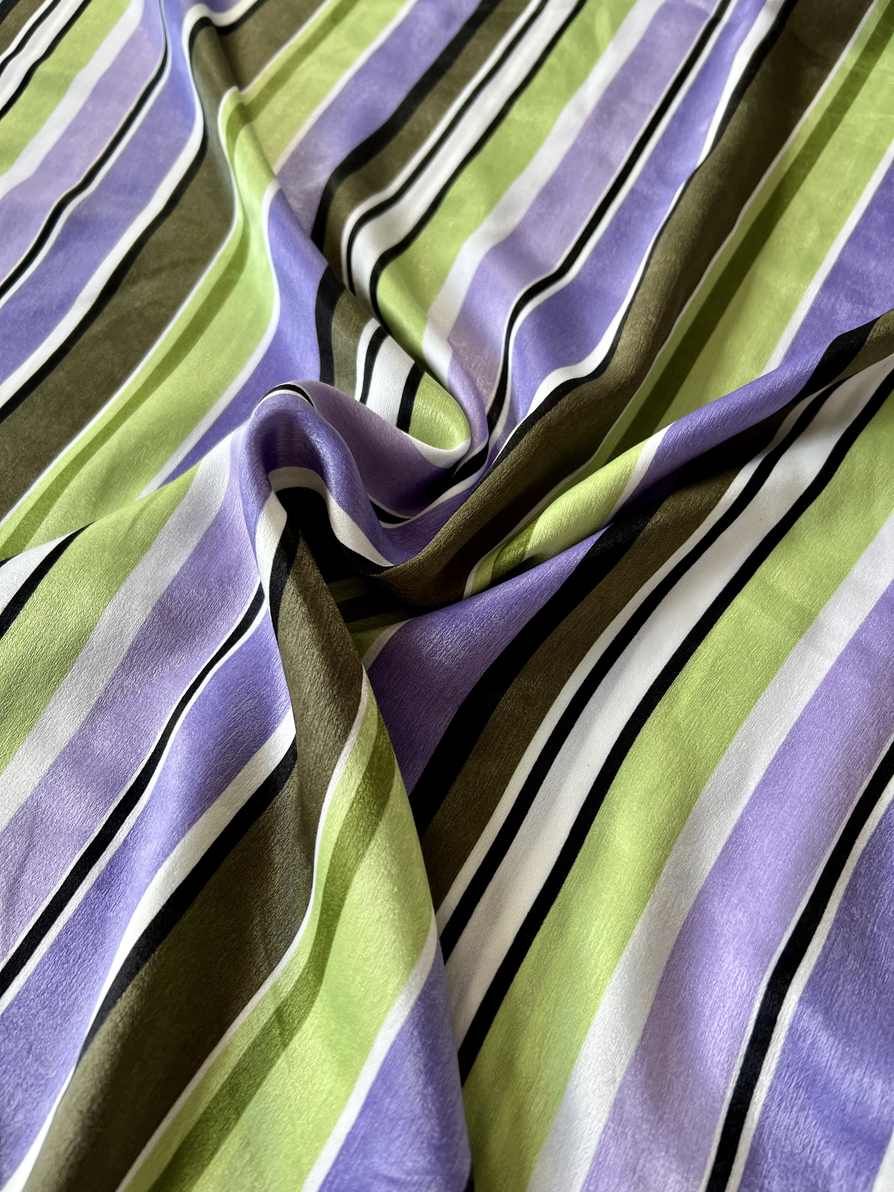 Satin Polyester à rayures Vert & Lilas