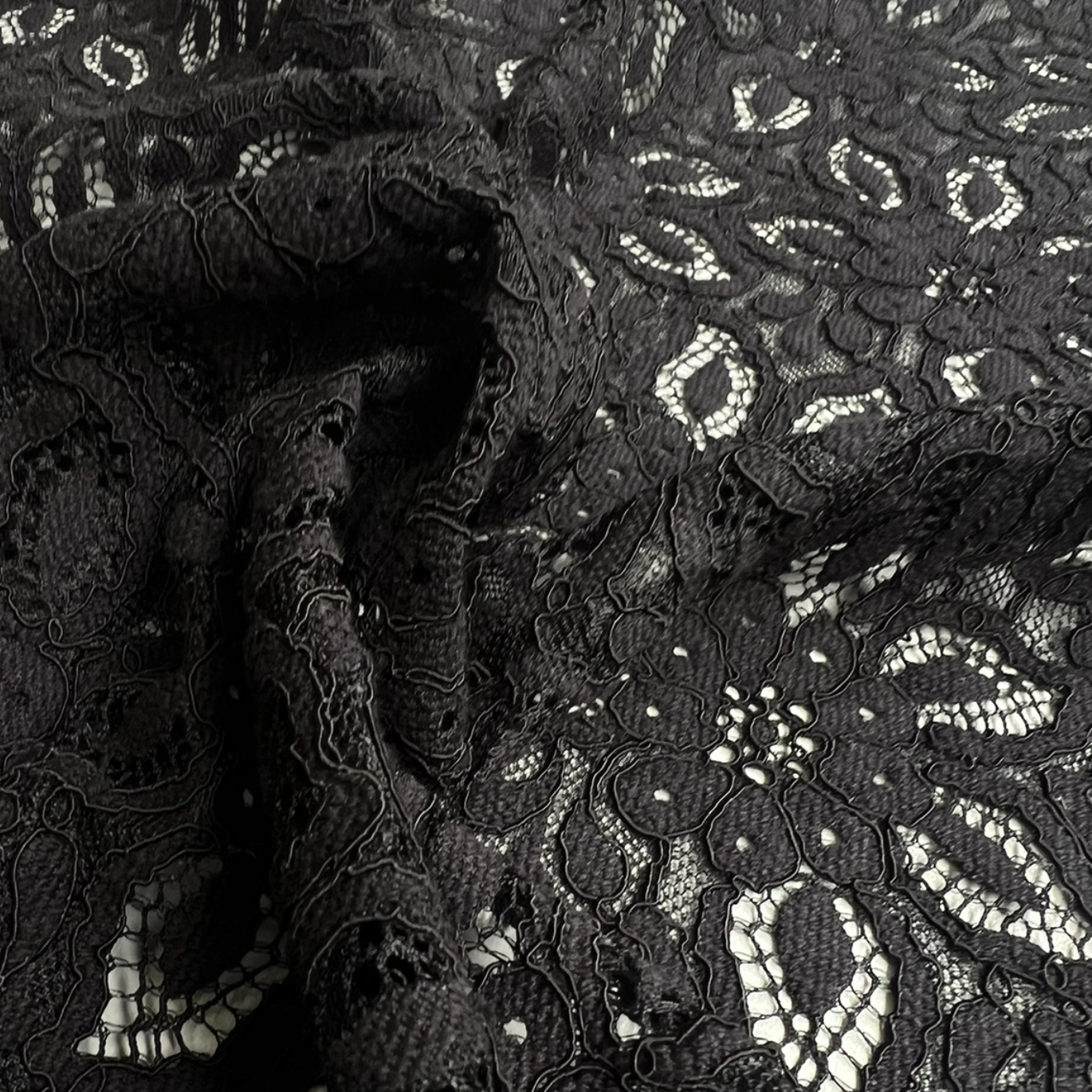 Tissu Dentelle "Belladone" par Cousette