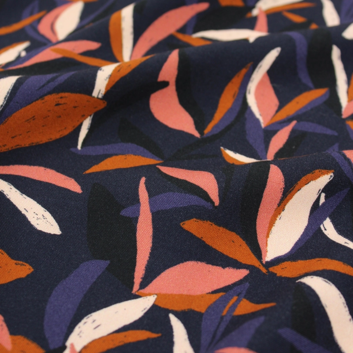 Tissu Viscose "Mowgli" Bleu Encre par Eglantine & Zoé