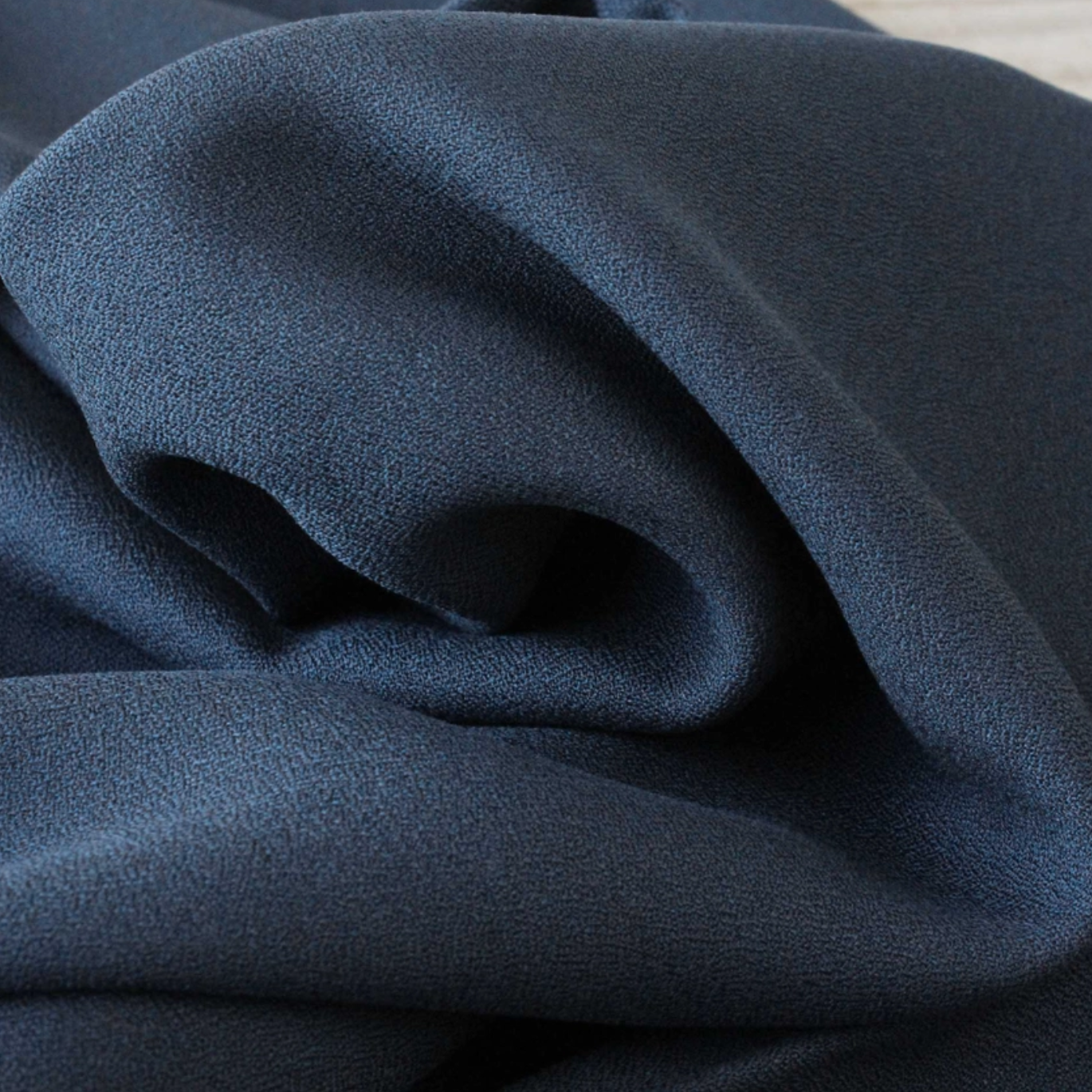 Tissu Crêpe de Viscose Encre par Eglantine & Zoé