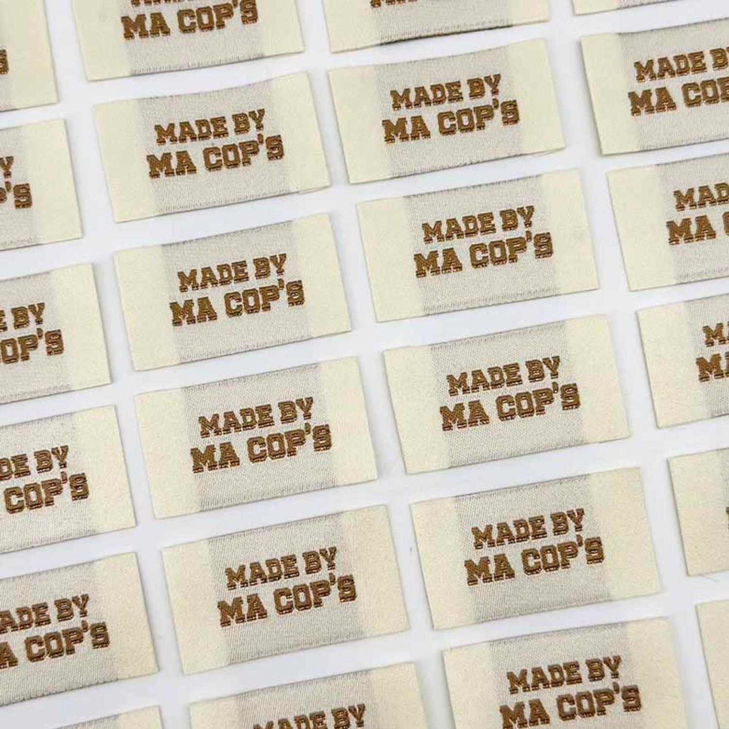 Étiquette à coudre "Made by ma cops" Écru